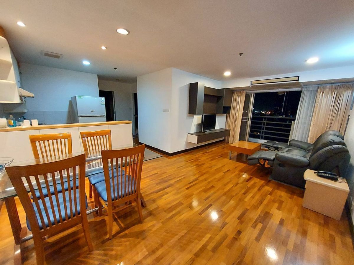 ขายคอนโดสุขุมวิท อโศก ทองหล่อ : 2-Bedroom Corner Unit at Waterford Diamond – For Sale
