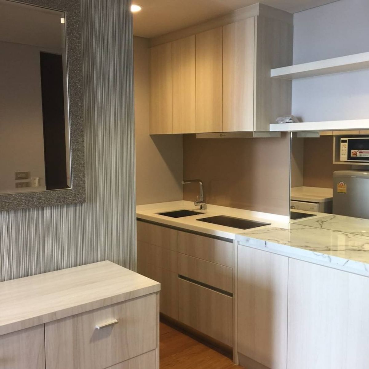 ให้เช่าคอนโดสุขุมวิท อโศก ทองหล่อ : คอนโด The Lumpini 24 ห้องสวย เฟอร์นิเจอร์ครบ พร้อมเช่าอยู่