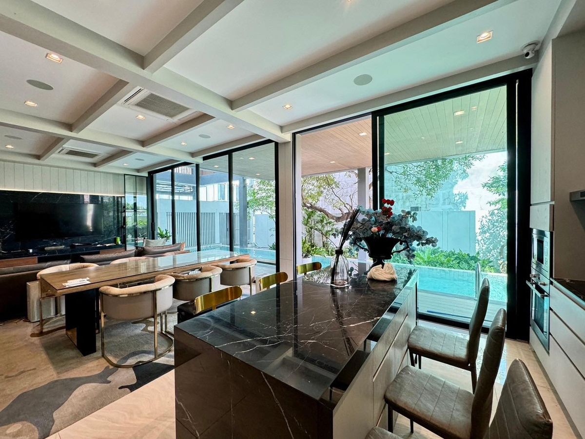 For RentHouseOnnut, Udomsuk : 🔴230,000 ฿ 🔴🏘🏠 Detached house, Di-Eva Residence Sukhumvit ✅ Beautiful house, good location, near the mall 🎉🎉 Welcome to service 🙏 Interested to say hello (very fast answer): 📱 Property code 6803-20033: ID:@bbcondo88