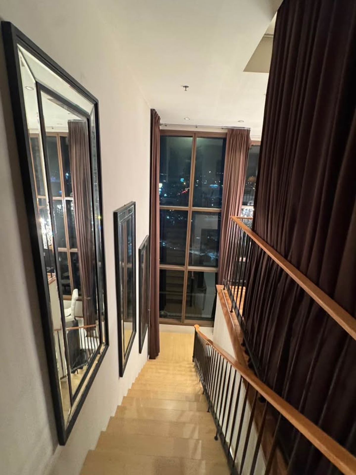 CondoSukhumvit, Asoke, Thonglor : The Emporio Place condo, beautiful room, complete furniture. Ready to rent