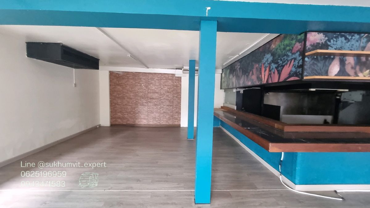 For RentRetail SpaceSukhumvit, Asoke, Thonglor : Thonglor for rent at 144 sqm. 180,000 baht, 2nd floor, suitable for restaurants, shops, showrooms in the area of ​​Thonglor.