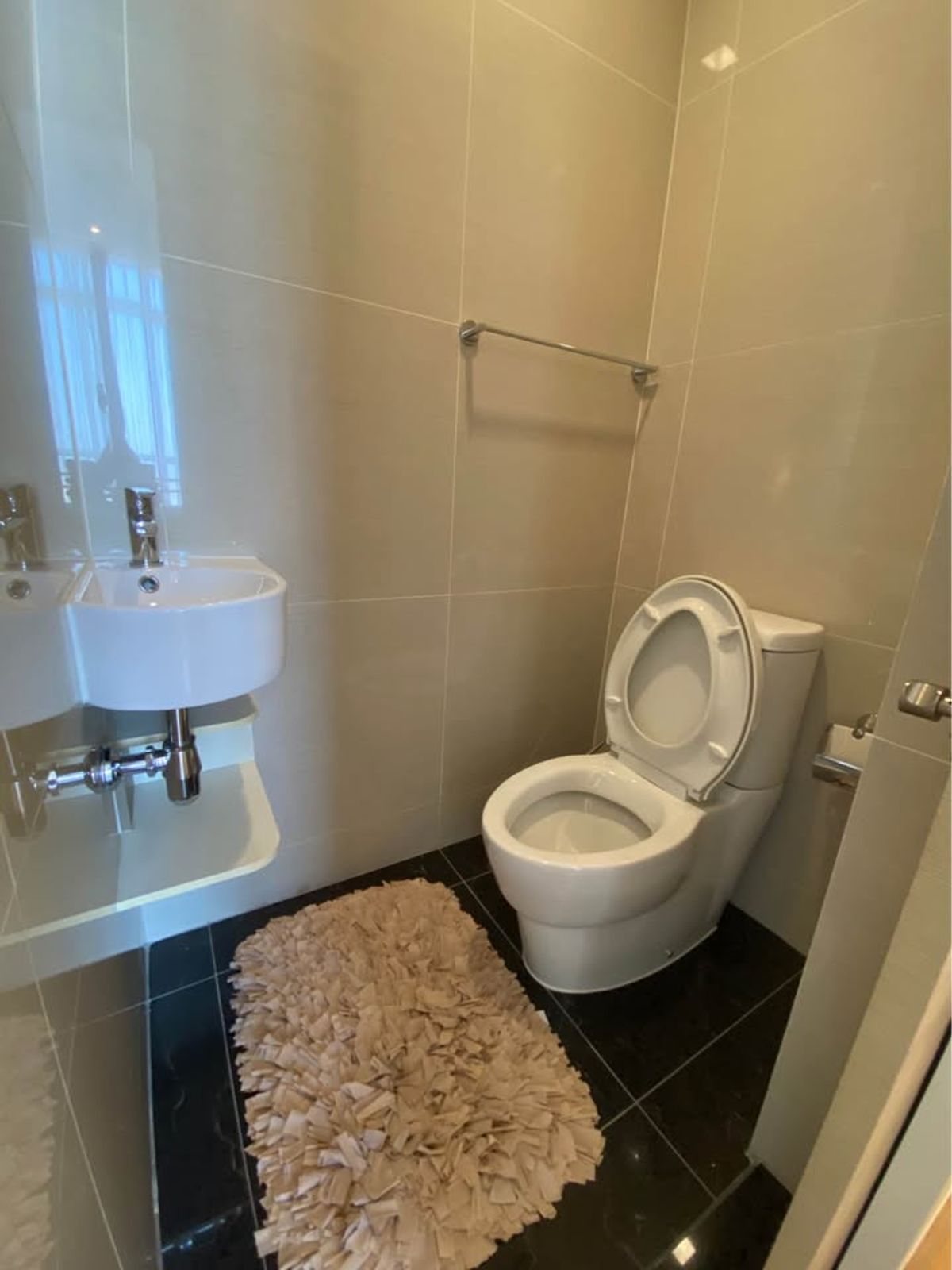 ให้เช่าคอนโดสุขุมวิท อโศก ทองหล่อ : คอนโด Park 24 ห้องสวย เฟอร์นิเจอร์ครบ พร้อมเช่าอยู่