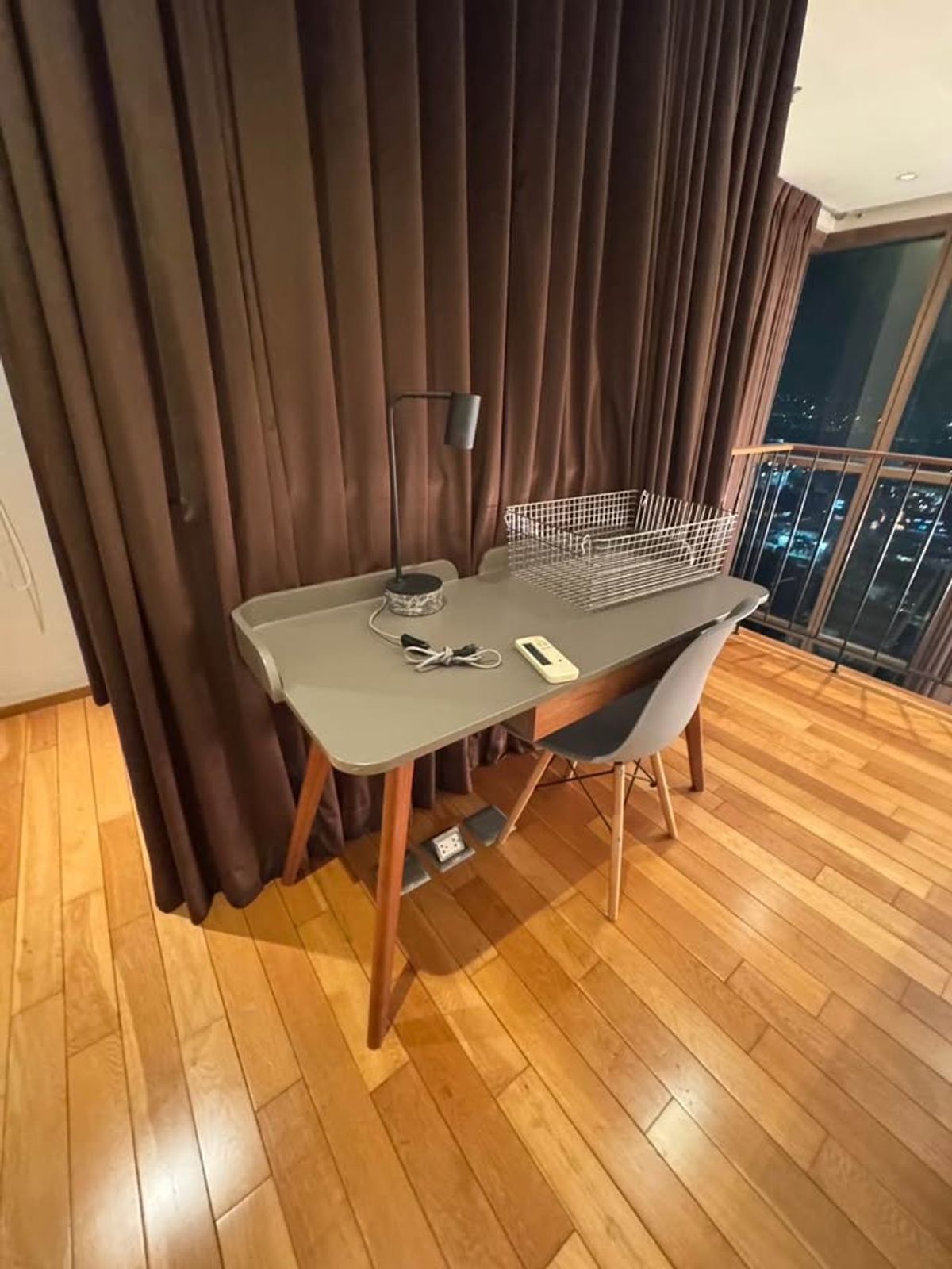 CondoSukhumvit, Asoke, Thonglor : The Emporio Place condo, beautiful room, complete furniture. Ready to rent