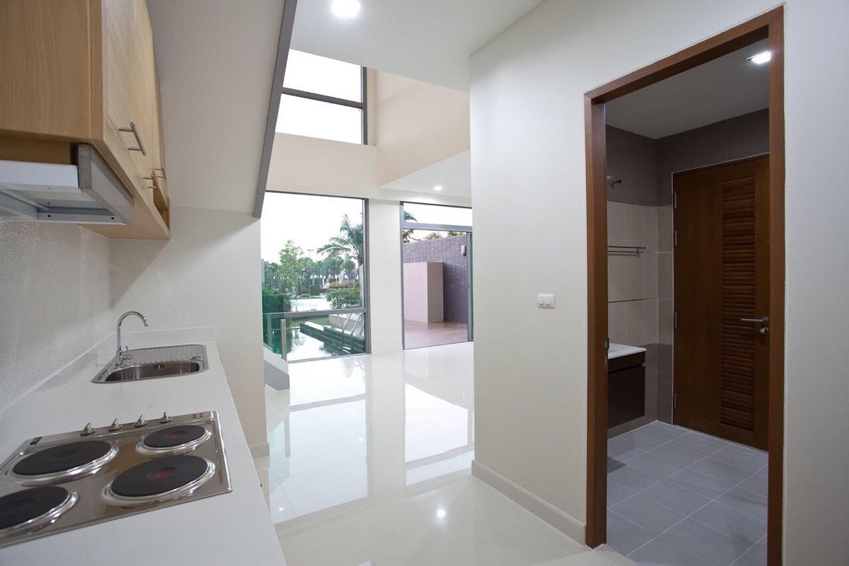 ขายคอนโดพัทยา บางแสน ชลบุรี สัตหีบ : ขาย/เช่า คอนโดสุดหรู ติดทะเล ทำเลทอง โครงการ คาซาลูนาพาราดิโซ