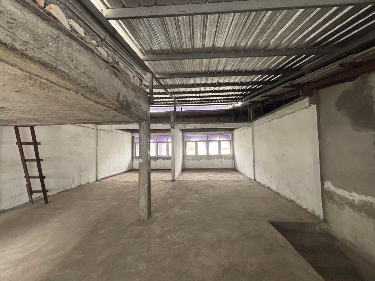 ให้เช่าอาคารพาณิชย์ลาดพร้าว เซ็นทรัลลาดพร้าว : ให้เช่า ตึกแถวลาดพร้าว 3 ชั้น 4 คูหา ตีทะลุทุกชั้น ให้เช่า สามารถดัดแปลง ทำอะไรได้หลายอย่าง ด้านหลังมีที่จอดรถ