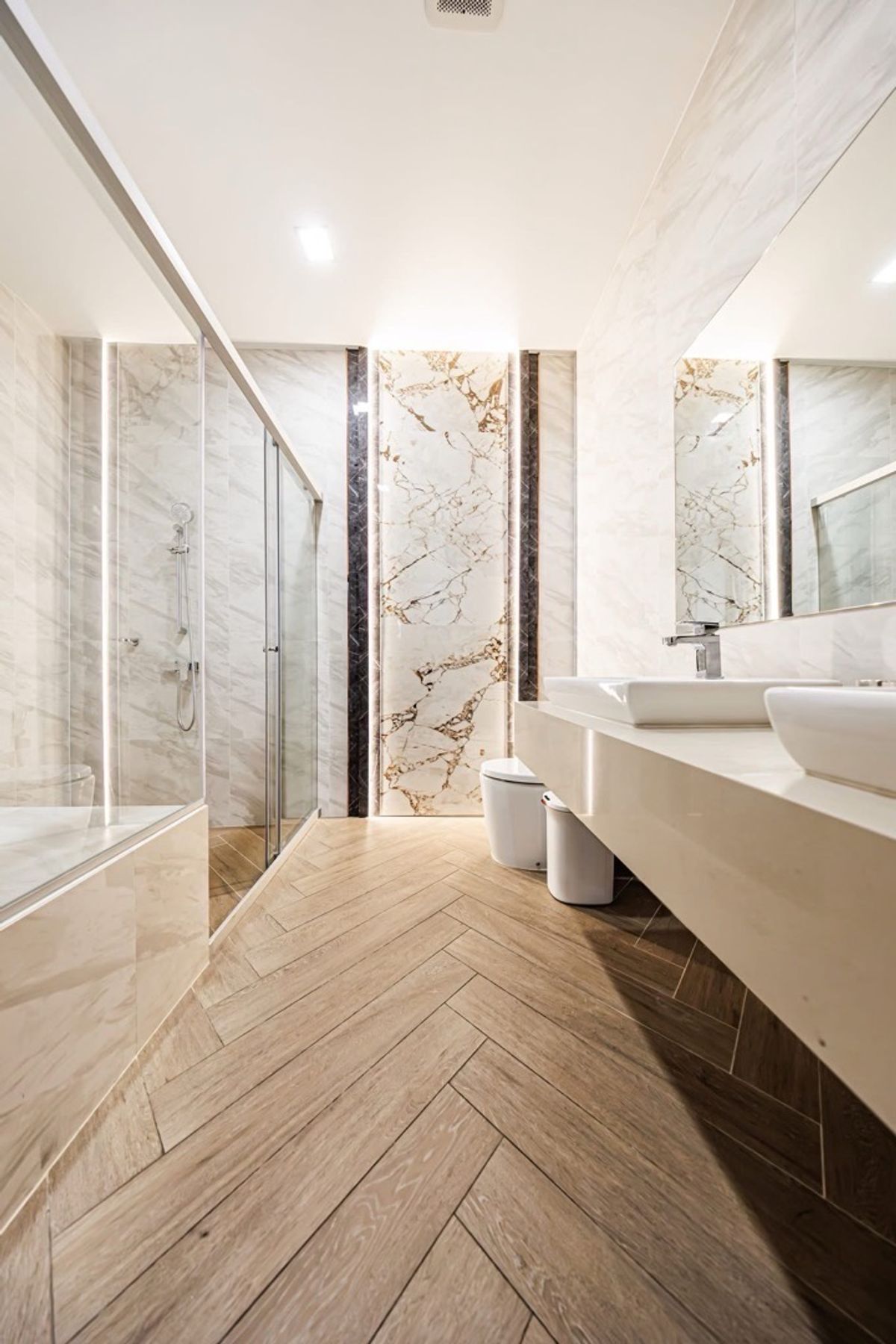 ขายทาวน์โฮมลาดพร้าว101 แฮปปี้แลนด์ : ขายพร้อมผู้เช่า กรกฏาคม 2569
ทาวน์โฮม เธอ ลาดพร้าว 93 ตกแต่งจัดเต็ม พร้อมลิฟต์ส่วนตัว อ่างจากุชชี่ Outdoor เฟอร์นิเจอร์ และเครื่องใช้ไฟฟ้า Hi-End เหมาะสำหรับครอบครัวขนาด กลาง-ใหญ่ ทำเลใจกลางเมือง ใกล้ BTS ลาดพร้าว 83