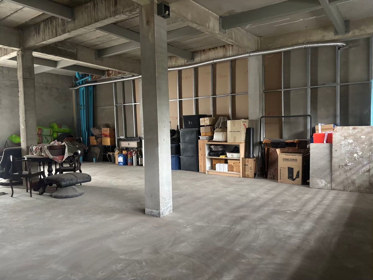 ให้เช่าอาคารพาณิชย์ลาดพร้าว เซ็นทรัลลาดพร้าว : ให้เช่า ตึกแถวลาดพร้าว 3 ชั้น 4 คูหา ตีทะลุทุกชั้น ให้เช่า สามารถดัดแปลง ทำอะไรได้หลายอย่าง ด้านหลังมีที่จอดรถ