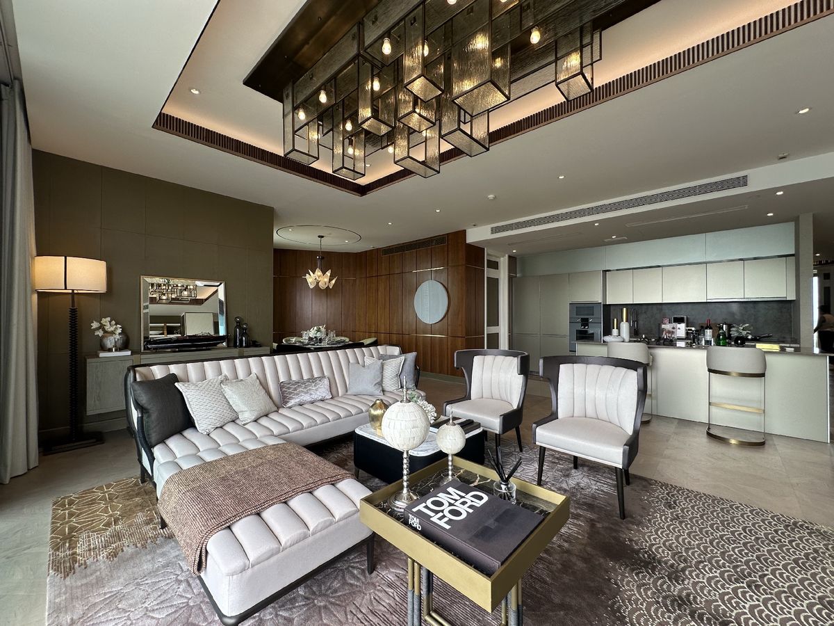 ขายคอนโดวงเวียนใหญ่ เจริญนคร : Selling: The Residence  At Mandarin Oriental Bangkok•3 Bedroom 4 Bathroom 2 Kitchens 1 Maid's room 3 Parking•Size : 223 S.qm• 15+++ Floor 