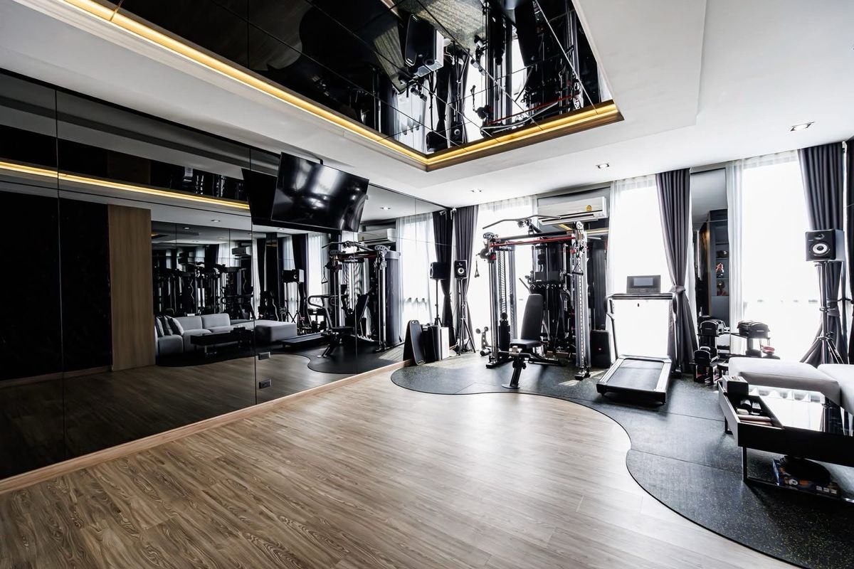 ขายทาวน์โฮมลาดพร้าว101 แฮปปี้แลนด์ : ขายพร้อมผู้เช่า กรกฏาคม 2569
ทาวน์โฮม เธอ ลาดพร้าว 93 ตกแต่งจัดเต็ม พร้อมลิฟต์ส่วนตัว อ่างจากุชชี่ Outdoor เฟอร์นิเจอร์ และเครื่องใช้ไฟฟ้า Hi-End เหมาะสำหรับครอบครัวขนาด กลาง-ใหญ่ ทำเลใจกลางเมือง ใกล้ BTS ลาดพร้าว 83