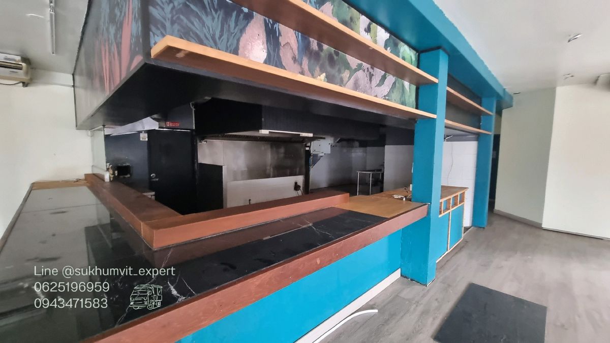 For RentRetail SpaceSukhumvit, Asoke, Thonglor : Thonglor for rent at 144 sqm. 180,000 baht, 2nd floor, suitable for restaurants, shops, showrooms in the area of ​​Thonglor.