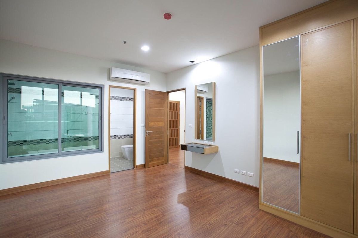 ขายคอนโดพัทยา บางแสน ชลบุรี สัตหีบ : ขาย/เช่า คอนโดสุดหรู ติดทะเล ทำเลทอง โครงการ คาซาลูนาพาราดิโซ