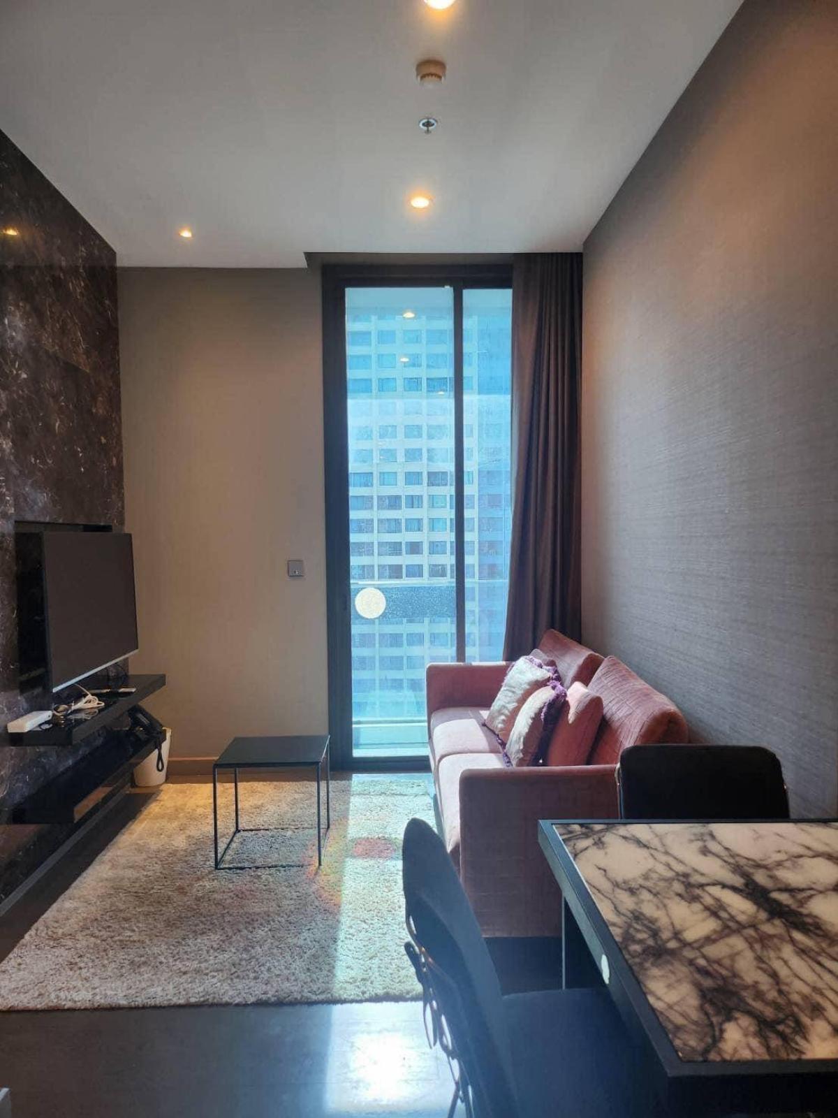 ขายคอนโดพระราม 9 เพชรบุรีตัดใหม่ RCA : THE ESSE at SINGHA COMPLEX / ขายขาดทุน ถูกสุดในตึก ห้องสวยวิวดี ใกล้ MRT เพชรบุรี / 1 ห้องนอน 48 ตร.ม.โทร 0937890899