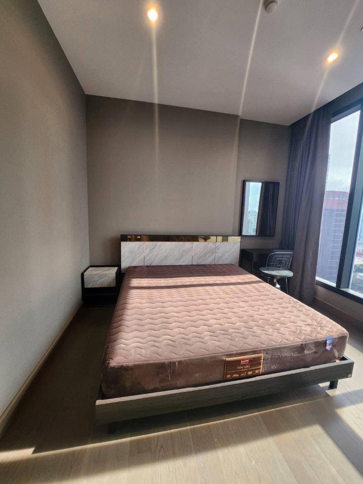 ขายคอนโดพระราม 9 เพชรบุรีตัดใหม่ RCA : THE ESSE at SINGHA COMPLEX / ขายขาดทุน ถูกสุดในตึก ห้องสวยวิวดี ใกล้ MRT เพชรบุรี / 1 ห้องนอน 48 ตร.ม.โทร 0937890899