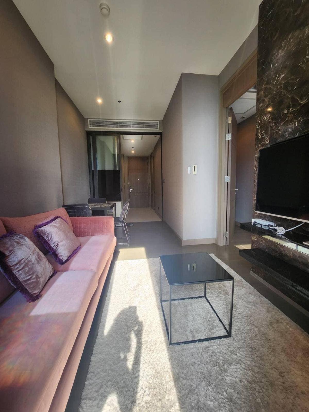 ขายคอนโดพระราม 9 เพชรบุรีตัดใหม่ RCA : THE ESSE at SINGHA COMPLEX / ขายขาดทุน ถูกสุดในตึก ห้องสวยวิวดี ใกล้ MRT เพชรบุรี / 1 ห้องนอน 48 ตร.ม.โทร 0937890899