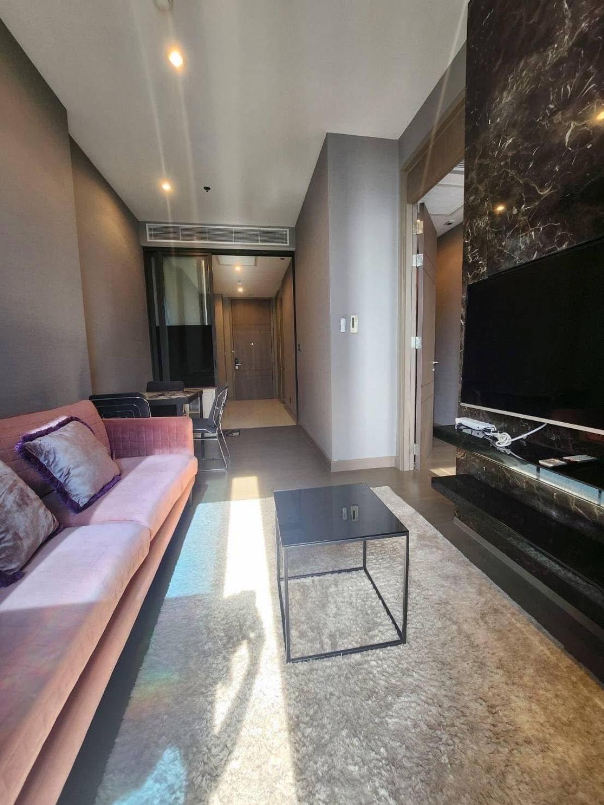 ขายคอนโดพระราม 9 เพชรบุรีตัดใหม่ RCA : THE ESSE at SINGHA COMPLEX / ขายขาดทุน ถูกสุดในตึก ห้องสวยวิวดี ใกล้ MRT เพชรบุรี / 1 ห้องนอน 48 ตร.ม.โทร 0937890899