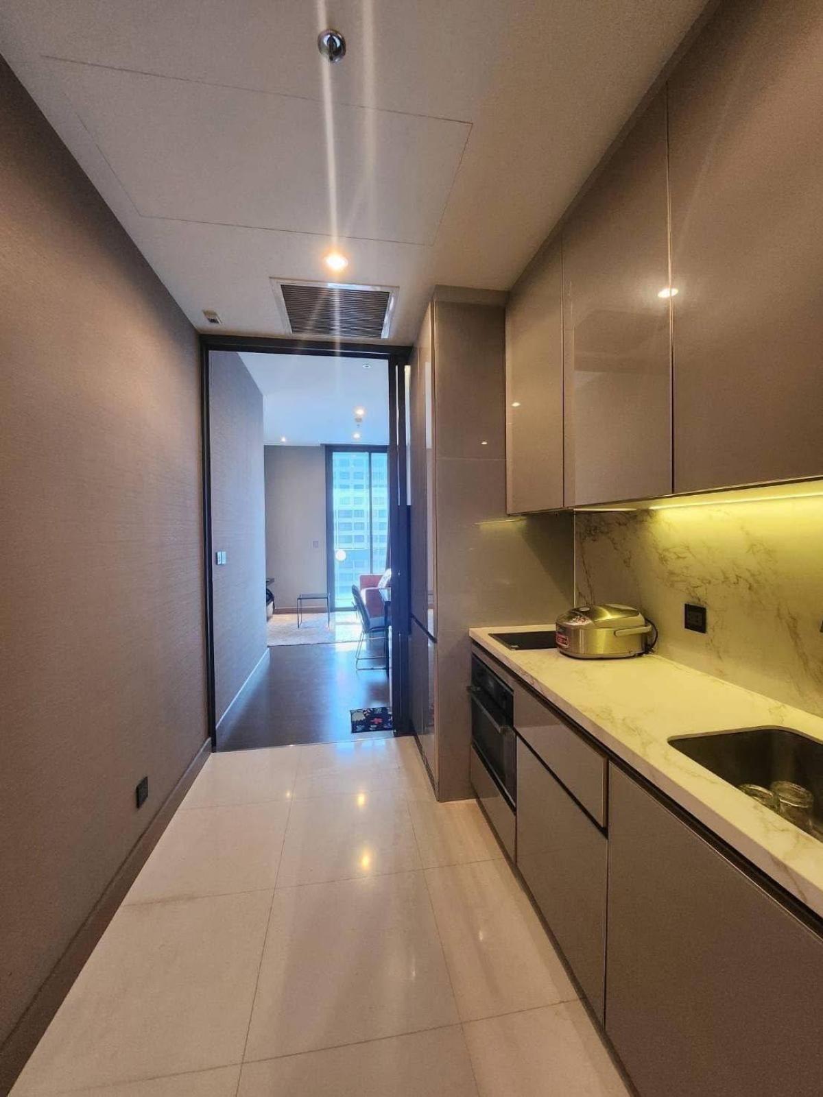 ขายคอนโดพระราม 9 เพชรบุรีตัดใหม่ RCA : THE ESSE at SINGHA COMPLEX / ขายขาดทุน ถูกสุดในตึก ห้องสวยวิวดี ใกล้ MRT เพชรบุรี / 1 ห้องนอน 48 ตร.ม.โทร 0937890899