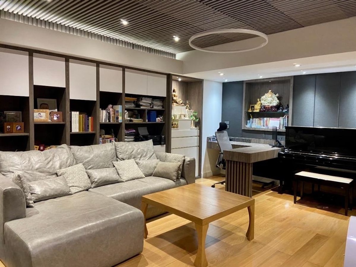 ขายคอนโดสุขุมวิท อโศก ทองหล่อ : Royal Castle Sukhumvit 39 I Luxury Penthouse with 3 bedroom in Thonglor