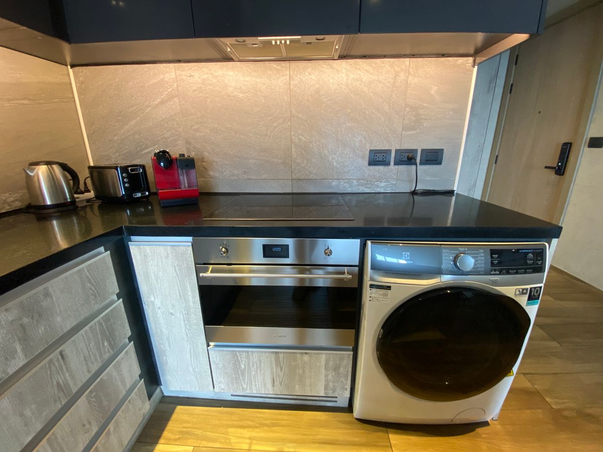 For RentCondoSukhumvit, Asoke, Thonglor : The Lofts Asoke Condo, beautiful room, complete furniture Ready to rent