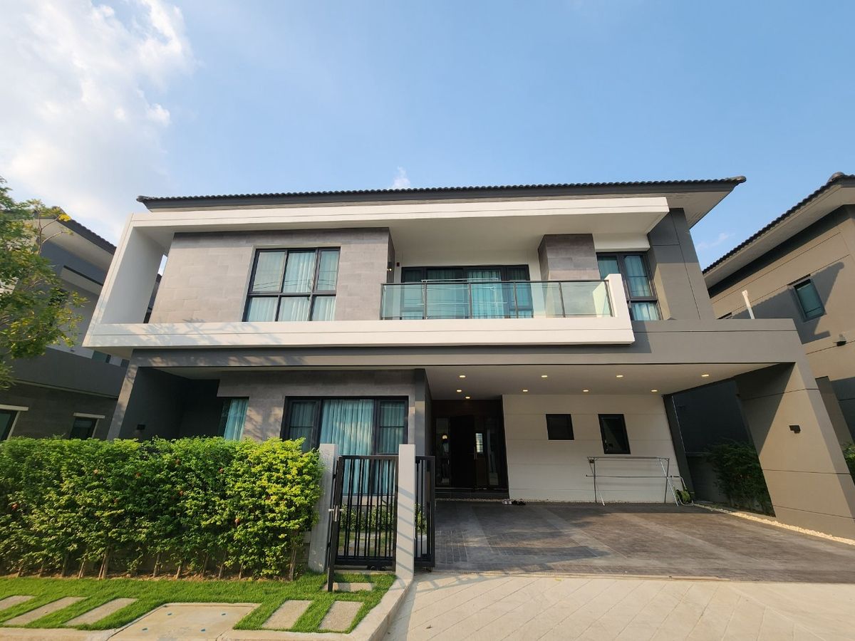 For RentHouseBangna, Bearing, Lasalle : RL-098 For Rent of The City Bangna, 70 sq.w., a lot of living space, beautifully decorated near Mega Bangna.