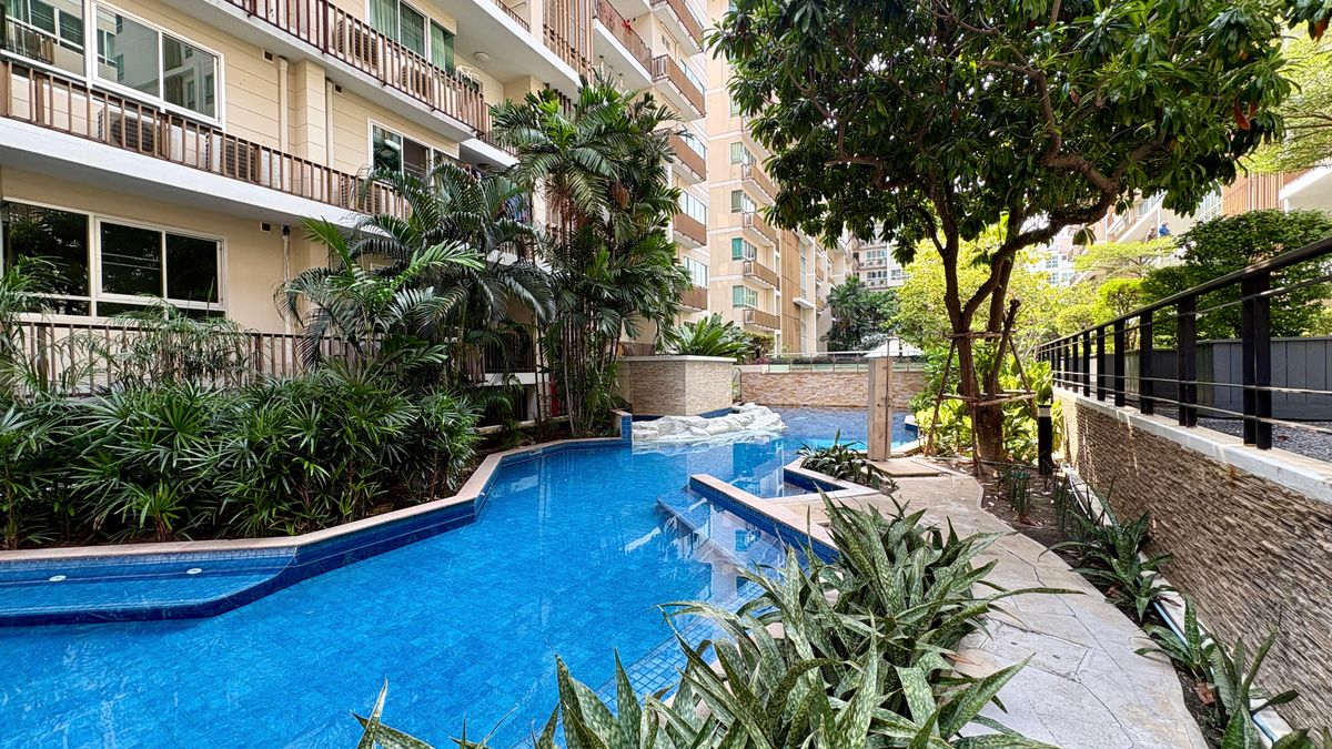 ขายคอนโดสุขุมวิท อโศก ทองหล่อ : ขาย The Clover ทองหล่อ เรียบหรู ไม่เคยอยู่ ห้องใหญ่ 70 ตร.ม. 2 นอน 2 น้ำ 