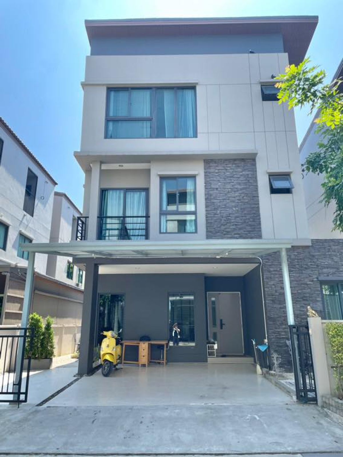 For RentHousePattanakan, Srinakarin : Rent a house in the city of The Edition, Rama 9-Krungthep Kreetha Ready