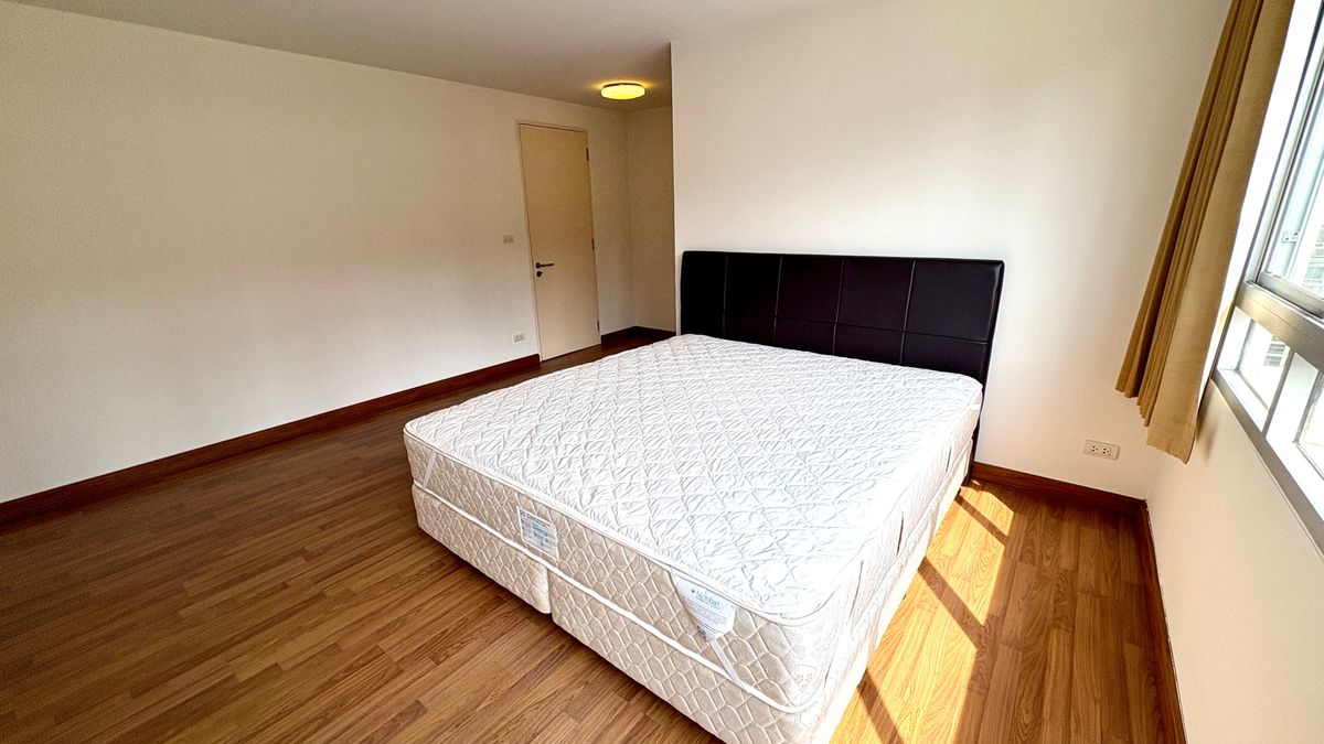 ขายคอนโดสุขุมวิท อโศก ทองหล่อ : ขาย The Clover ทองหล่อ เรียบหรู ไม่เคยอยู่ ห้องใหญ่ 70 ตร.ม. 2 นอน 2 น้ำ 