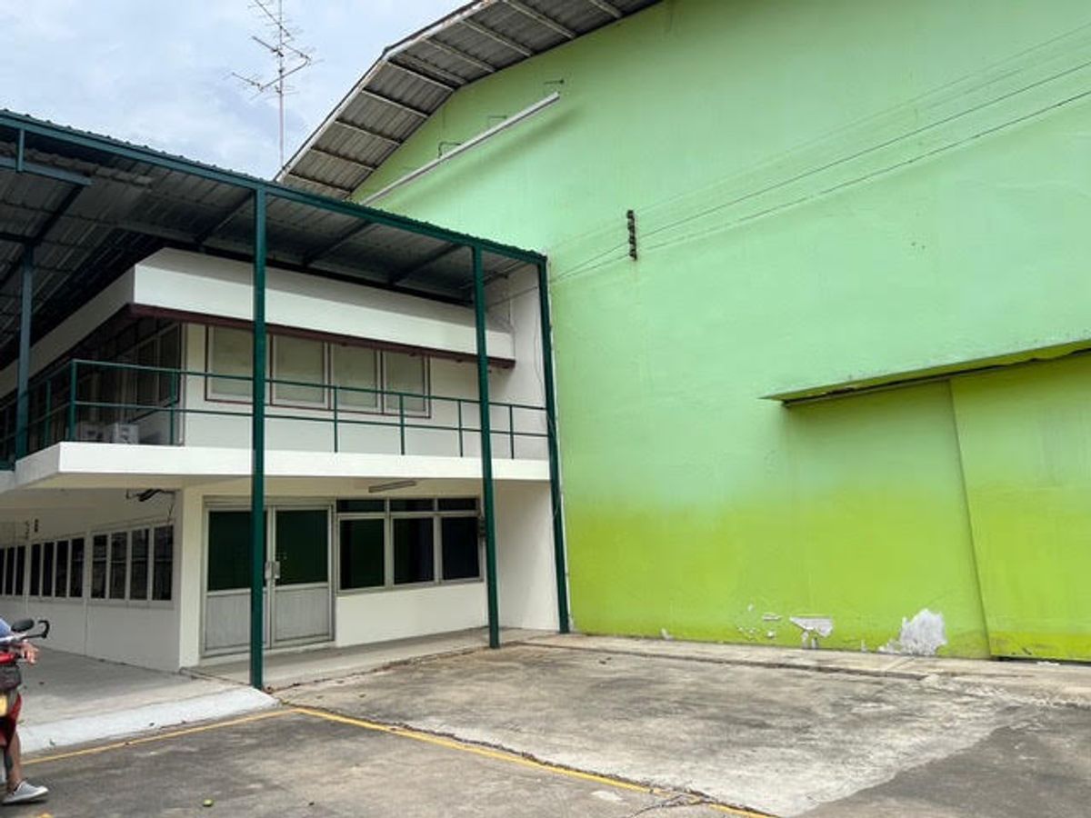 ให้เช่าโกดังแจ้งวัฒนะ เมืองทอง : โกดังติดถนนใหญ่ ห้าแยกปากเกร็ด แจ้งวัฒนะ Warehouse : Pakkret Intersection, Cheangwattana Road.