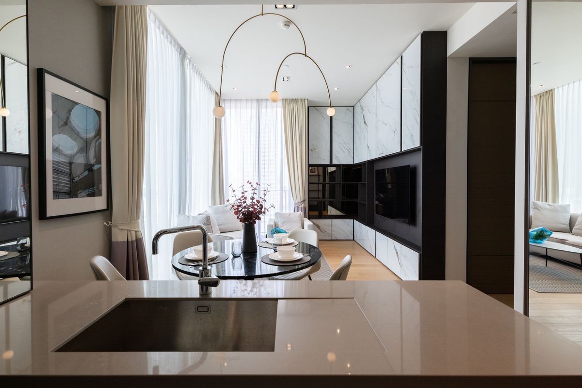 For RentCondoWitthayu, Chidlom, Langsuan, Ploenchit : 28 Chidlom 2 bedrooms 🏙️✨ & quot; in the center of the city ... live in style
