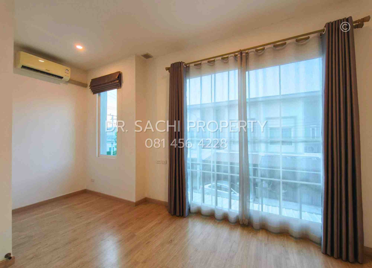 For SaleTownhomeBang kae, Phetkasem : Townhouse for sale Gusto Village, Petchkasem 69, beautiful, good location, ready to be near Sarasas Witaed School  