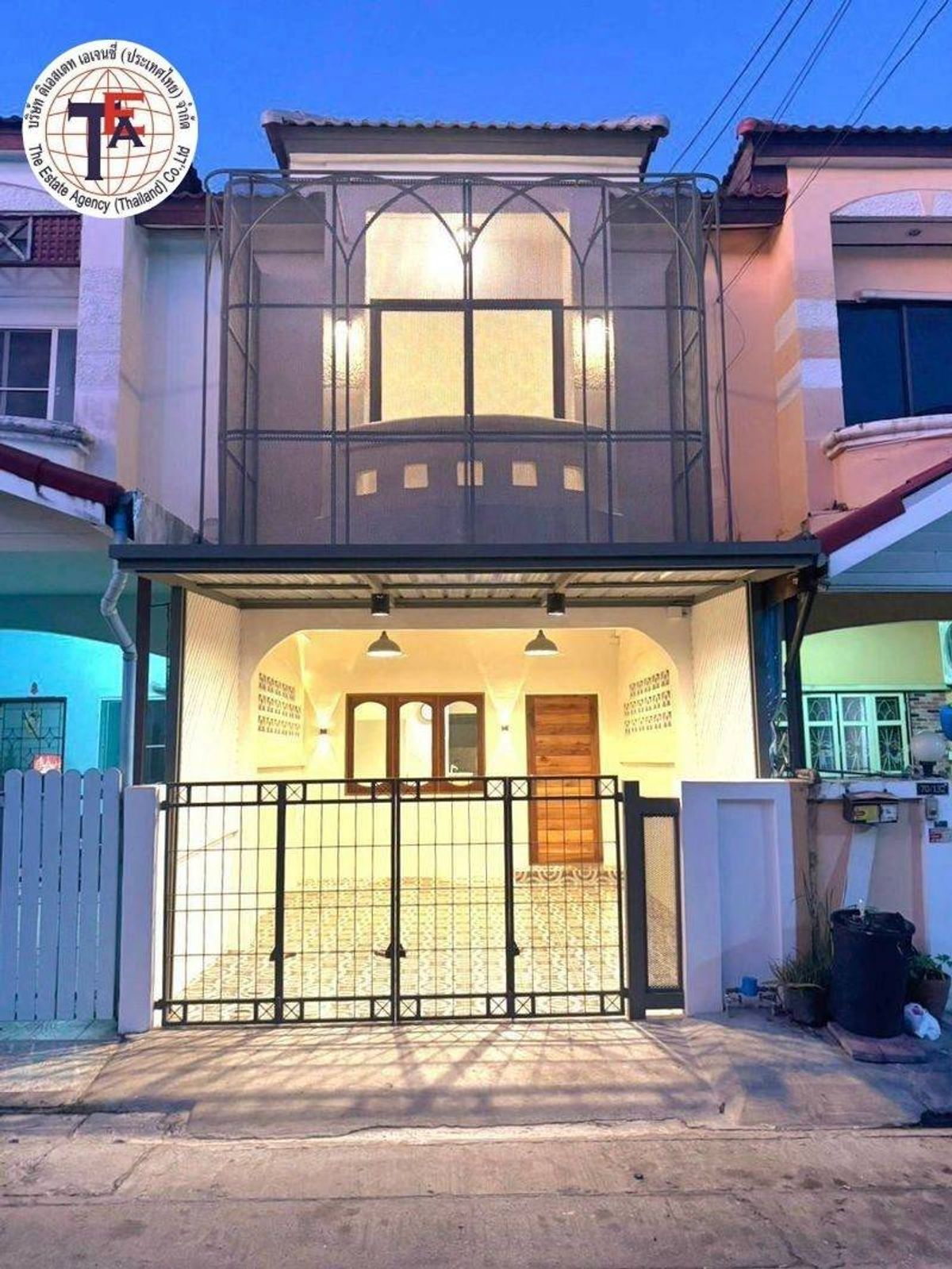 ขายทาวน์โฮมนนทบุรี บางใหญ่ บางบัวทอง : ขายทาวน์เฮ้าส์ 2 ชั้น หมู่บ้านนันทิชา 1  บางกรวย-ไทรน้อย บางบัวทอง นนทบุรี  ตลาดบัวทองเคหะ ต้นสายรถเมล์สาย 134 เซ็นทรัลเวสเกต ตลาดสด ธนาคาร โลตัส แม็คโคร ไทวัสดุ โรงพยาบาล ถนนกาญจนาภิเษก