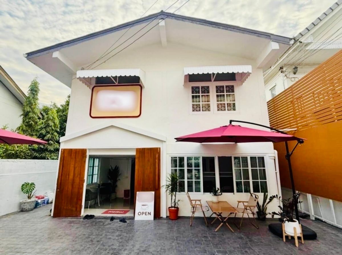 ขายบ้านบางนา แบริ่ง ลาซาล : ขายบ้านเดี่ยว 2ชั้น พร้อมผู้เช่า อยู่ติดถนนลาซาล (สุขุมวิท 105) ซึ่งเป็นแหล่งชุมชน เข้าออกได้ทั้งถนนสุขุมวิทและถนนศรีนครินทร์