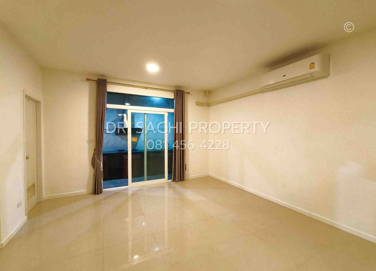 For SaleTownhomeBang kae, Phetkasem : Townhouse for sale Gusto Village, Petchkasem 69, beautiful, good location, ready to be near Sarasas Witaed School  