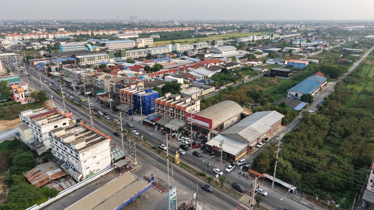 ShowroomNonthaburi, Bang Yai, Bangbuathong : Golden opportunity for investors! 4 rai of land in the best location Next to Bang Kruai-Sai Noi Road