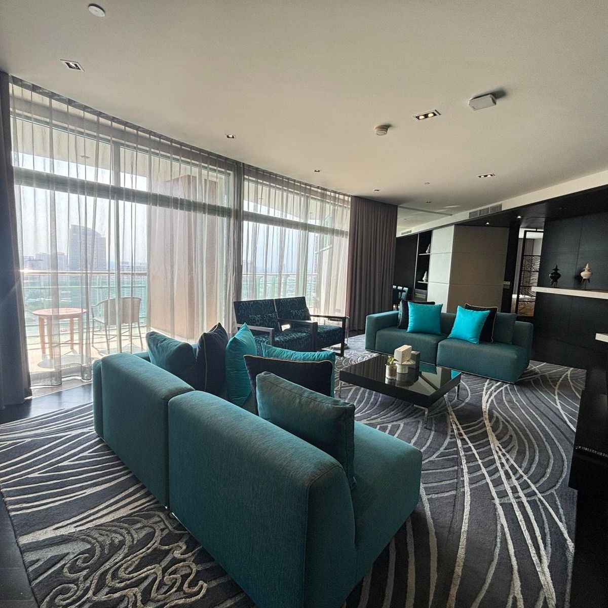 For RentCondoSathorn, Narathiwat : LTH12093 - Penthouse for Rent at Chatrium Hotel Size 250 SQM. 2 Beds 2 Baths Near BTS Saphan Taksin Station Only 250K/Month