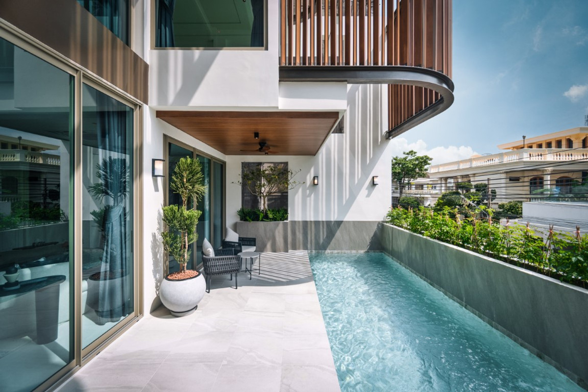 For SaleHousePinklao, Charansanitwong : Crestenant Pinklao, 4 bedrooms, 4 parking spaces opposite Central Pinklao