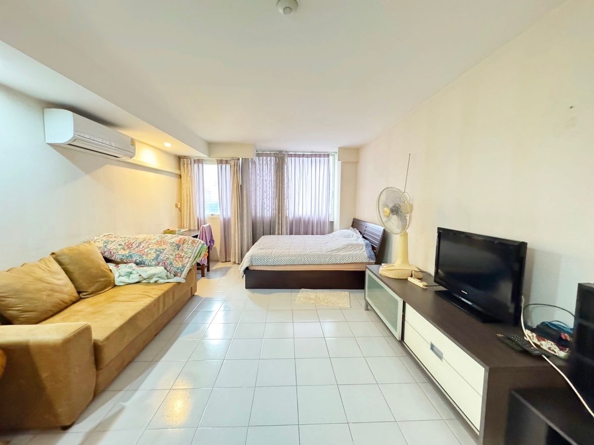 For SaleCondoKasetsart, Ratchayothin : ✨✨ Urgent sale, cheap price, Supalai Park, Phahonyothin 21 Studio - 42 sq.m., Building 1, Floor 20+ Convenient transportation, near MRT Phahonyothin Station 24 ✨✨