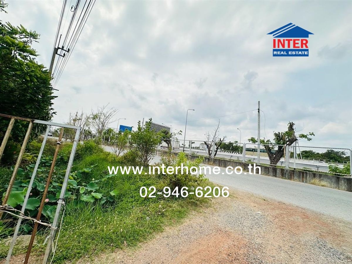 ขายที่ดินสมุทรปราการ สำโรง : ที่ดิน + สิ่งปลูกสร้าง 4 ไร่ 34 ตร.ว. ที่ดิน + สิ่งปลูกสร้าง ใกล้ตลาดเทิดไทลาดกระบัง ใกล้ด่านเก็บเงินจาออกลาดกระบัง ถนนเลียบมอเตอร์เวย์7 บางเสาธง สมุทรปราการ