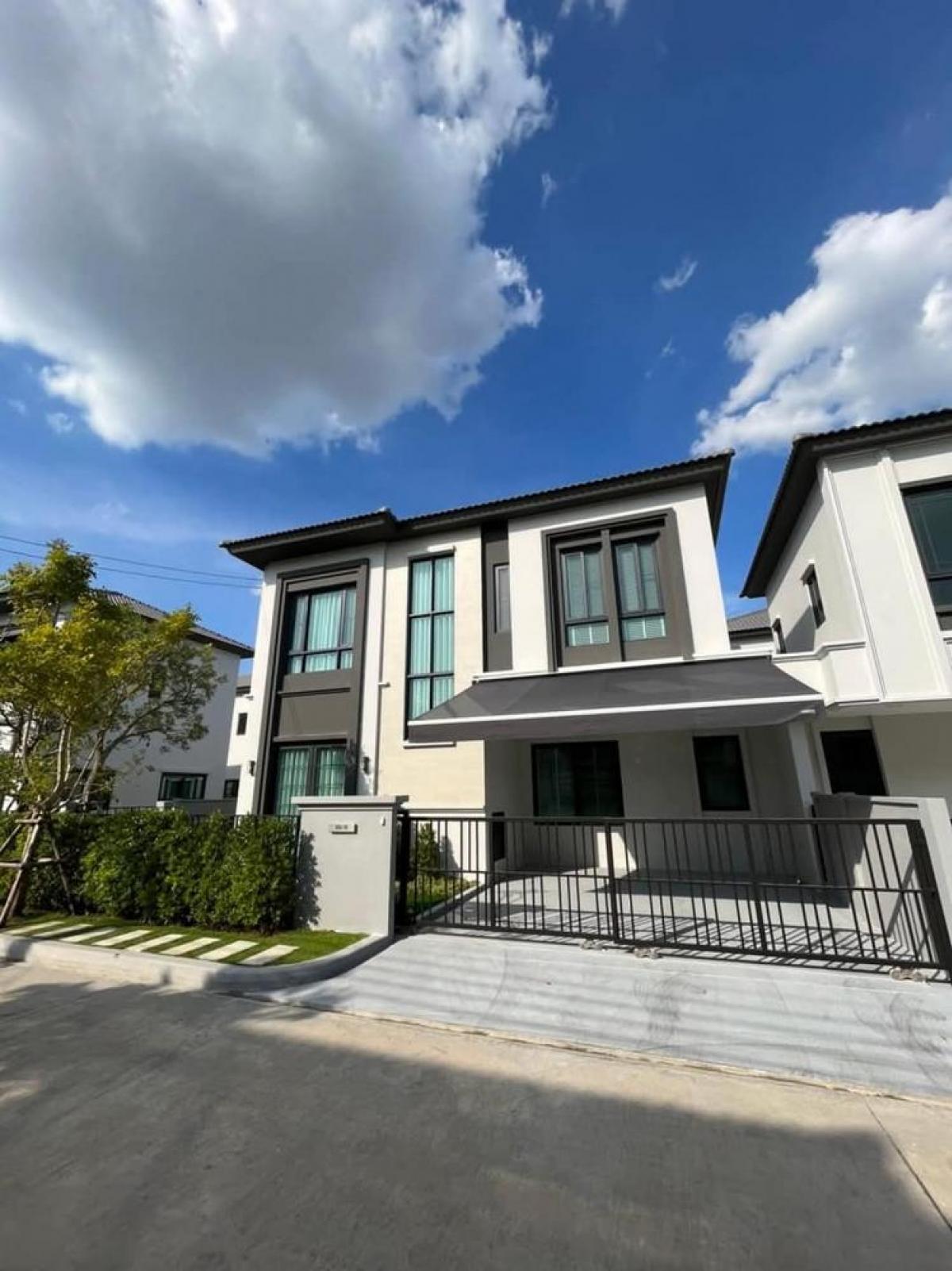 บ้านสมุทรปราการ สำโรง : 19/02/2026, บ้านหรู 3 ห้องนอน Grande Pleno สุขุมวิท-บางนา เช่า 80,000 บ. ขาย 11.5 ล้าน ทำเลดีใกล้สนามบินสุวรรณภูมิ