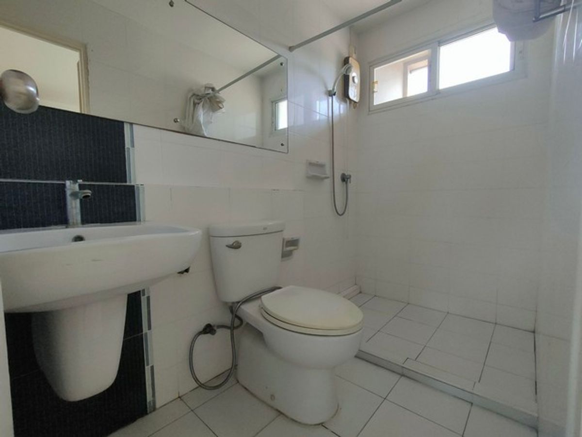 For SaleTownhomeBangna, Bearing, Lasalle : 2 -story townhome for sale, Indie, Bang Na Km. 26, after the left corner With furniture