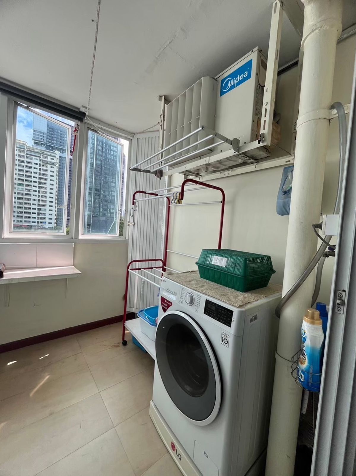 For RentCondoRatchathewi,Phayathai : OMG114  < Available 16-Mar-26 >  Nice 2 Bedroom + Cheap RENT @ [ Ratchathewi Tower ]