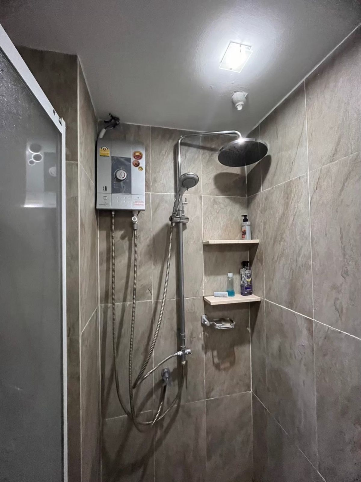 For RentCondoRatchathewi,Phayathai : OMG114  < Available 16-Mar-26 >  Nice 2 Bedroom + Cheap RENT @ [ Ratchathewi Tower ]