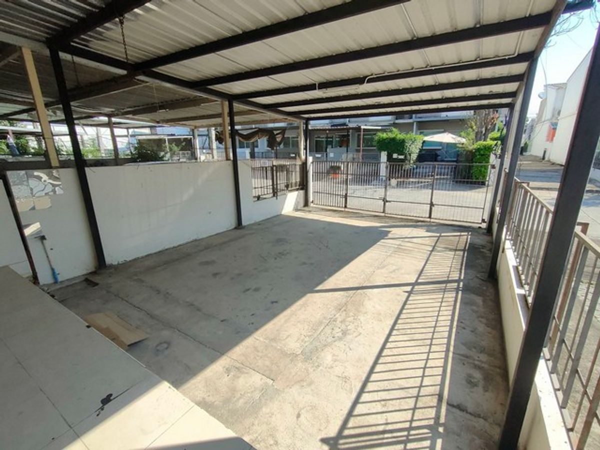 For SaleTownhomeBangna, Bearing, Lasalle : 2 -storey townhome for sale, Indie, Bang Na Km. 26, after the right corner With furniture