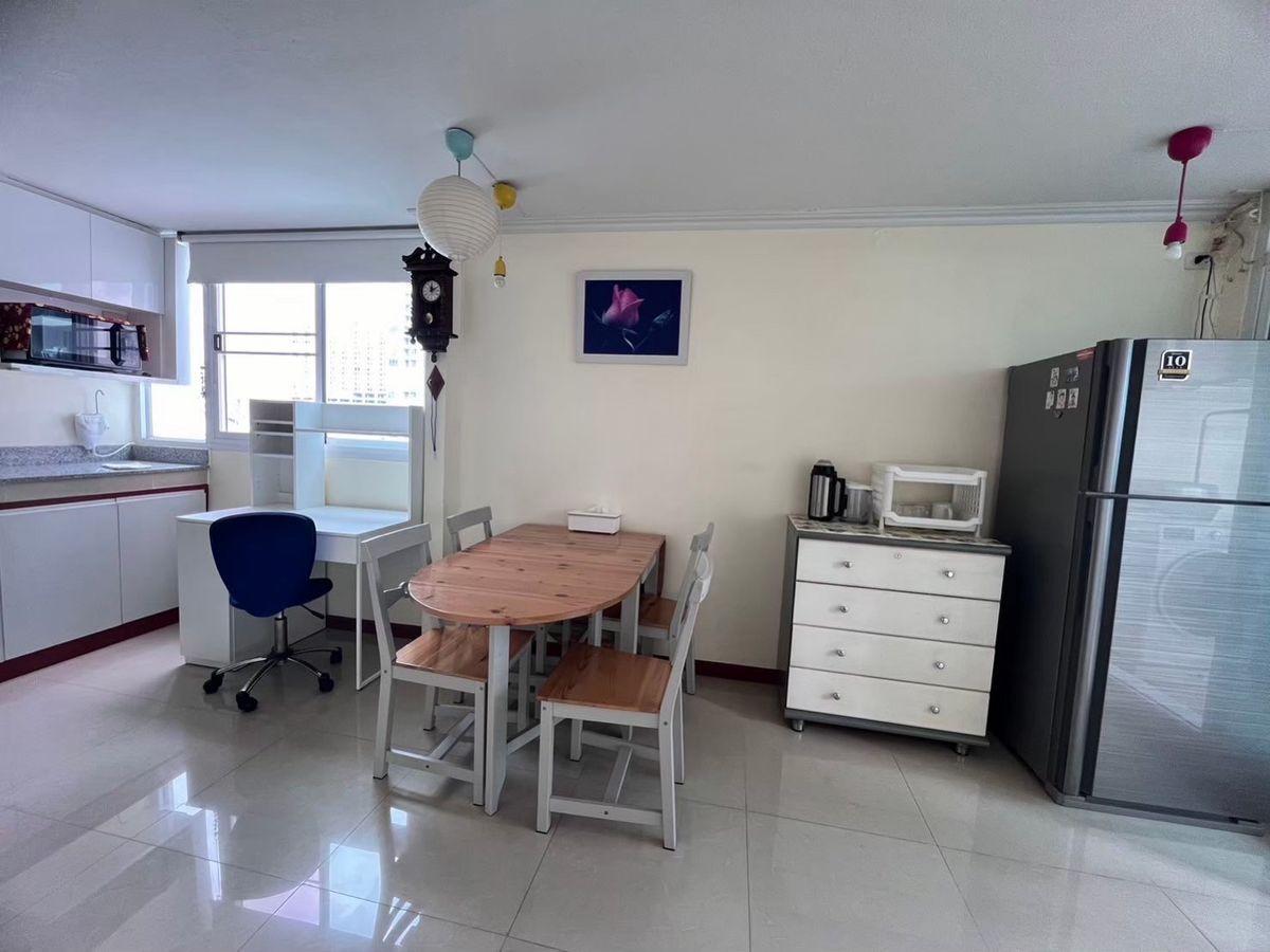 For RentCondoRatchathewi,Phayathai : OMG114  < Available 16-Mar-26 >  Nice 2 Bedroom + Cheap RENT @ [ Ratchathewi Tower ]