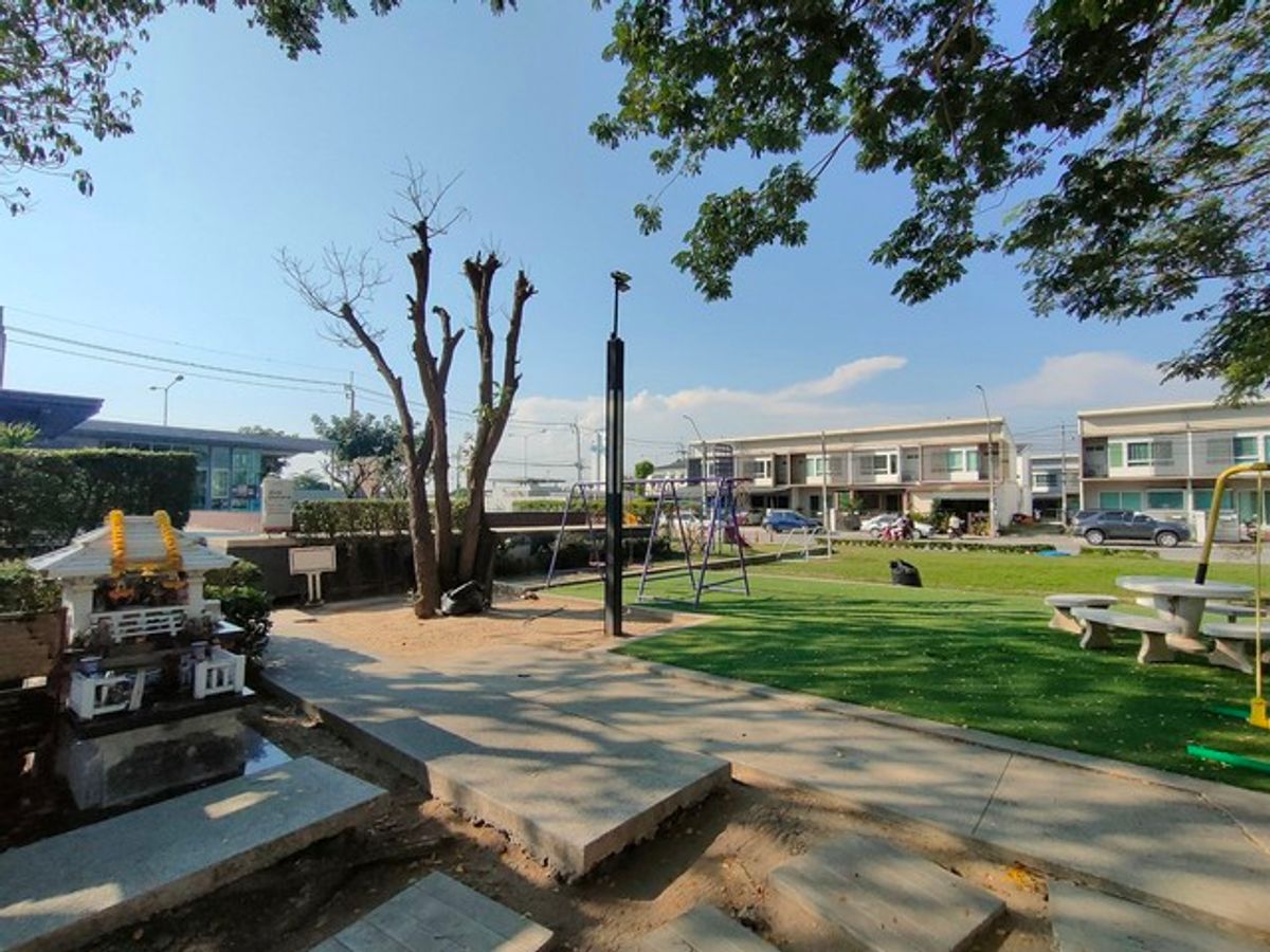 For SaleTownhomeBangna, Bearing, Lasalle : 2 -story townhome for sale, Indie, Bang Na Km. 26, after the left corner With furniture