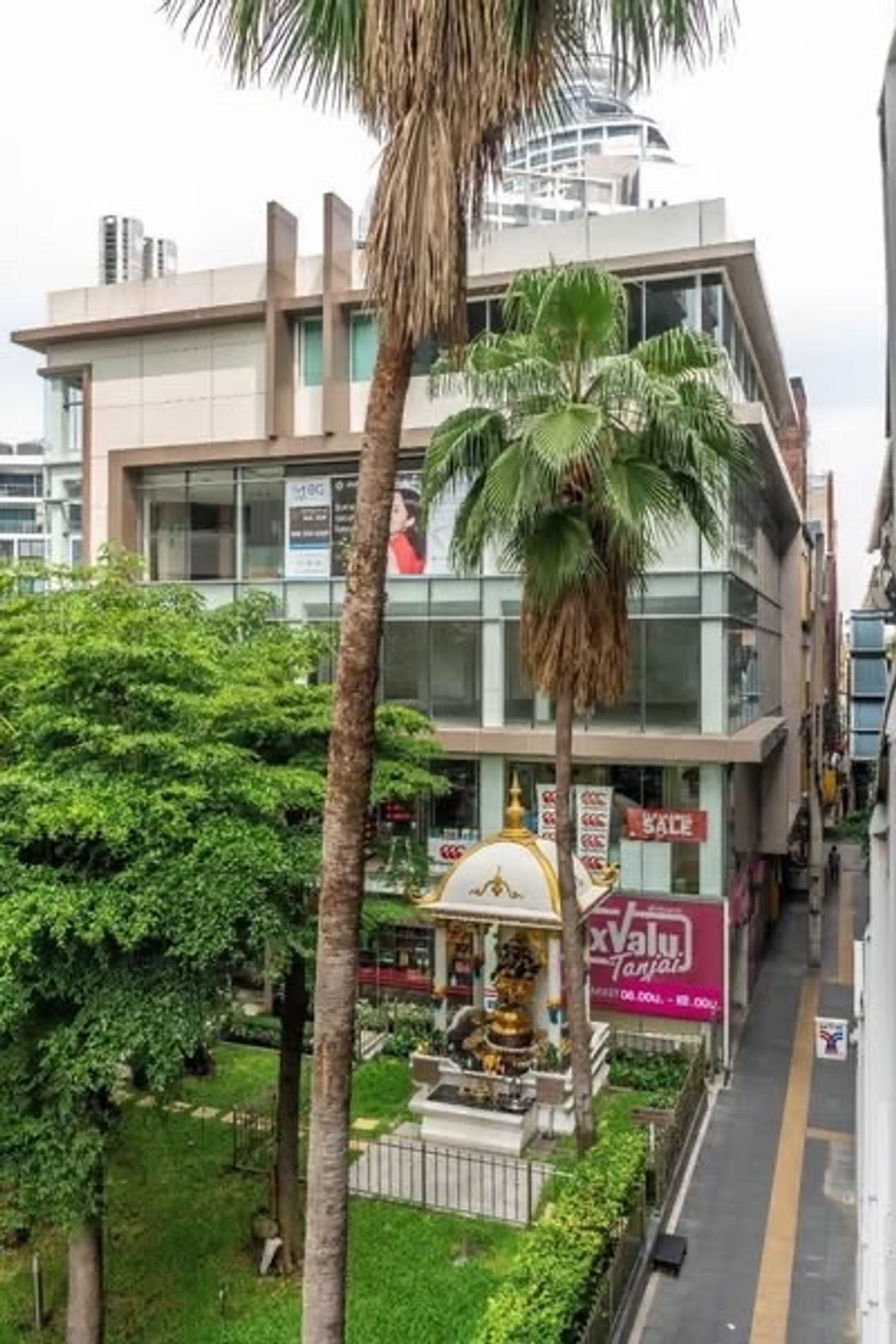 For RentOfficeOnnut, Udomsuk : Phra Khanong Office for rent