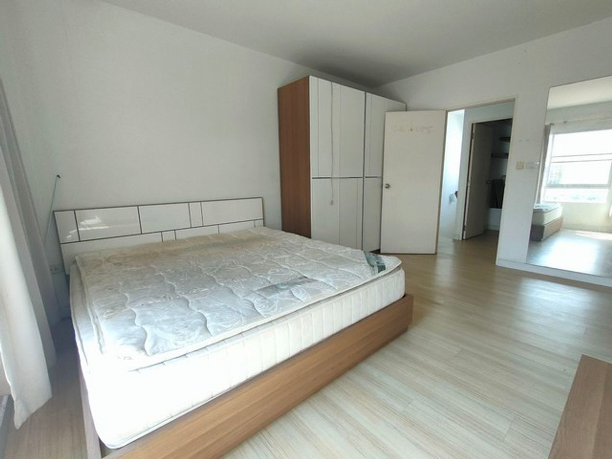 For SaleTownhomeBangna, Bearing, Lasalle : 2 -story townhome for sale, Indie, Bang Na Km. 26, after the left corner With furniture