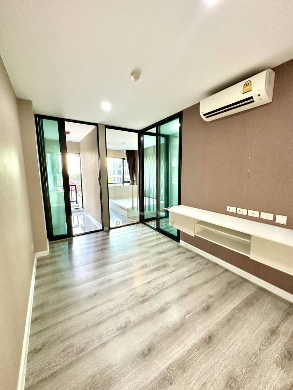 For SaleCondoSamut Prakan,Samrong : Urgent sale ✨ Pauuse ID ✨ Convenient transportation near BTS Bearing (PS51756)