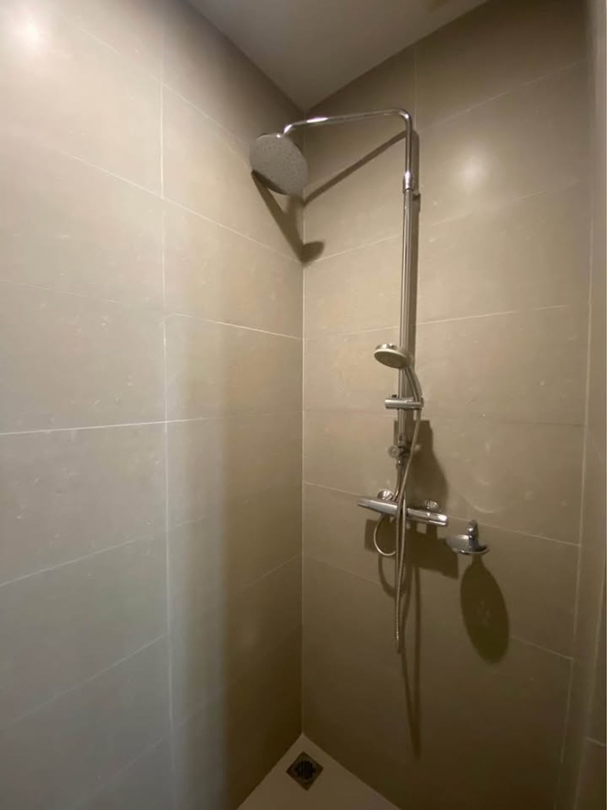 ให้เช่าคอนโดวิทยุ ชิดลม หลังสวน : คอนโด Noble Ploenchit ห้องสวย เฟอร์นิเจอร์ครบ พร้อมเช่าอยู่