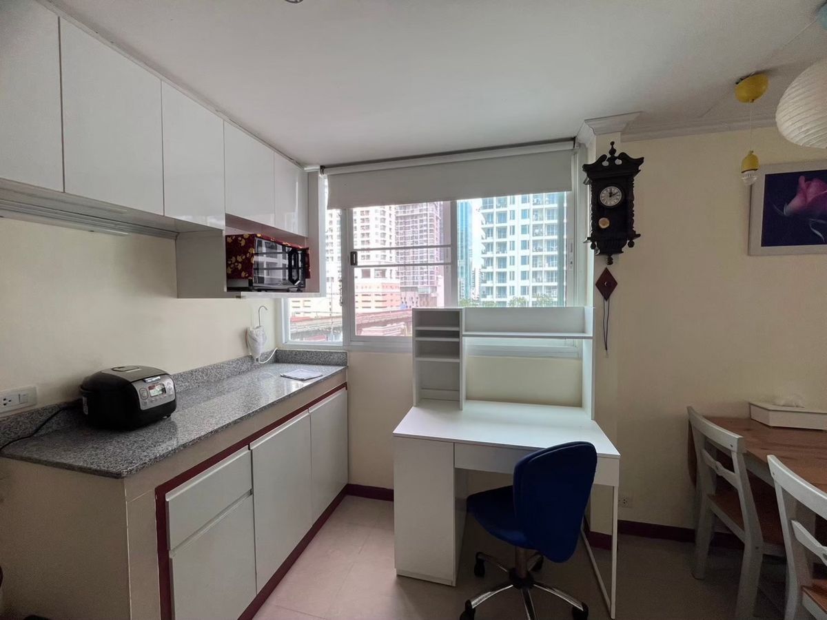 For RentCondoRatchathewi,Phayathai : OMG114  < Available 16-Mar-26 >  Nice 2 Bedroom + Cheap RENT @ [ Ratchathewi Tower ]