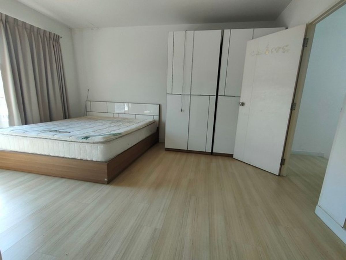 For SaleTownhomeBangna, Bearing, Lasalle : 2 -story townhome for sale, Indie, Bang Na Km. 26, after the left corner With furniture